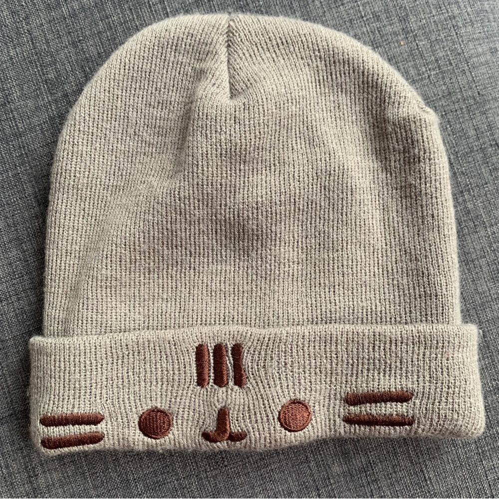 Pusheen winter hat